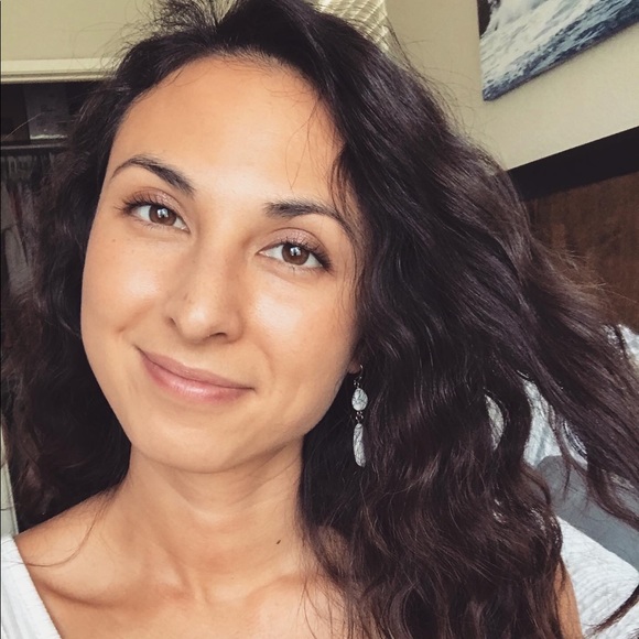 Meet your Posher, Julia - Picture 1 of 1